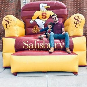 Meet your Posher, Vince